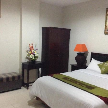 Tuban Torres Accommodation Kuta Lombok Exteriér fotografie