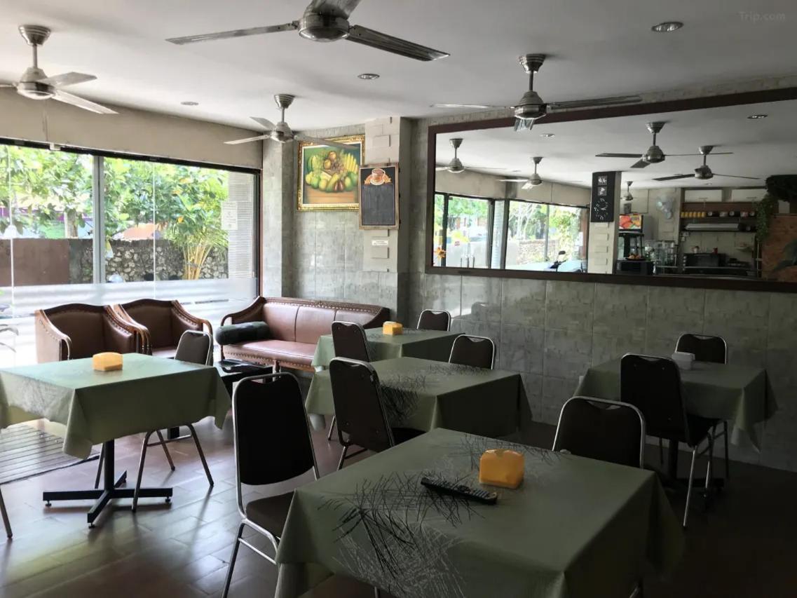 Tuban Torres Accommodation Kuta Lombok Exteriér fotografie