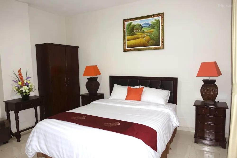 Tuban Torres Accommodation Kuta Lombok Exteriér fotografie
